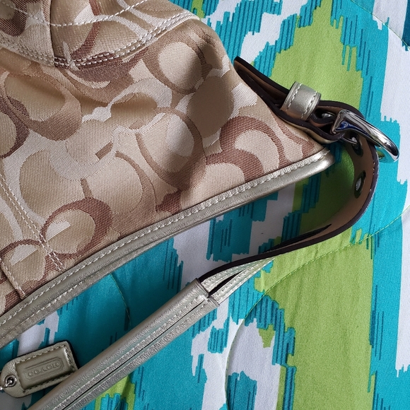 Coach purse - Picture 4 of 7